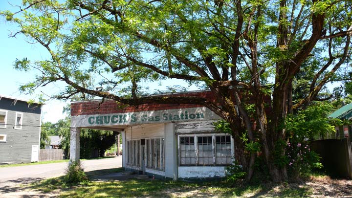 Chuck's Gas Station